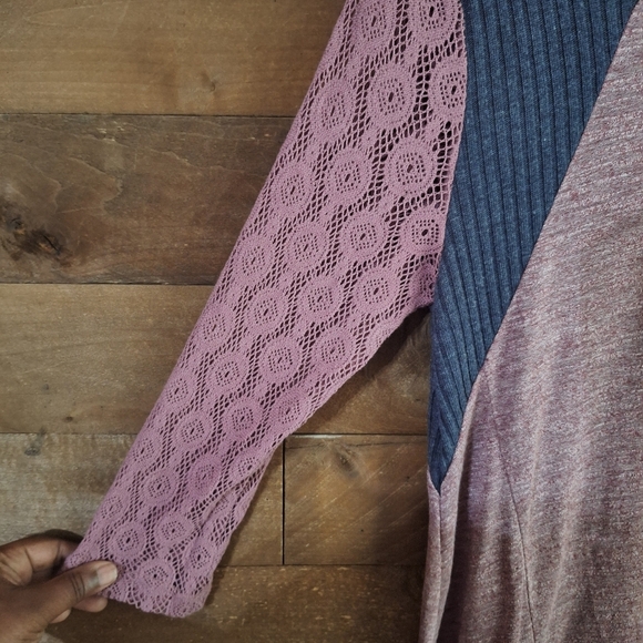 Umgee USA Colorblock Henley Top Woman SZ M - Picture 3 of 7